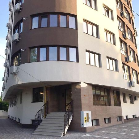 Elyse Comfortable Apartment Close To Palas Mall ยาช ภายนอก รูปภาพ