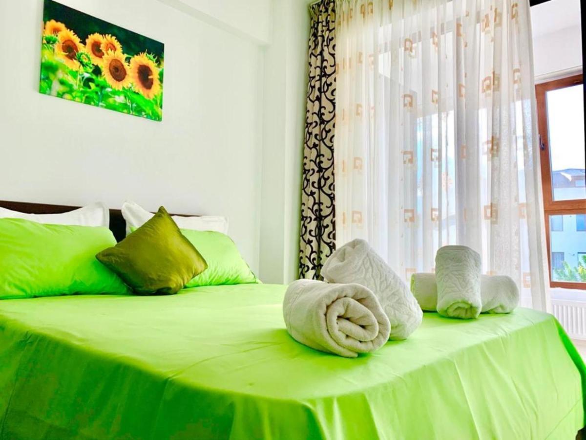 Elyse Comfortable Apartment Close To Palas Mall ยาช ภายนอก รูปภาพ