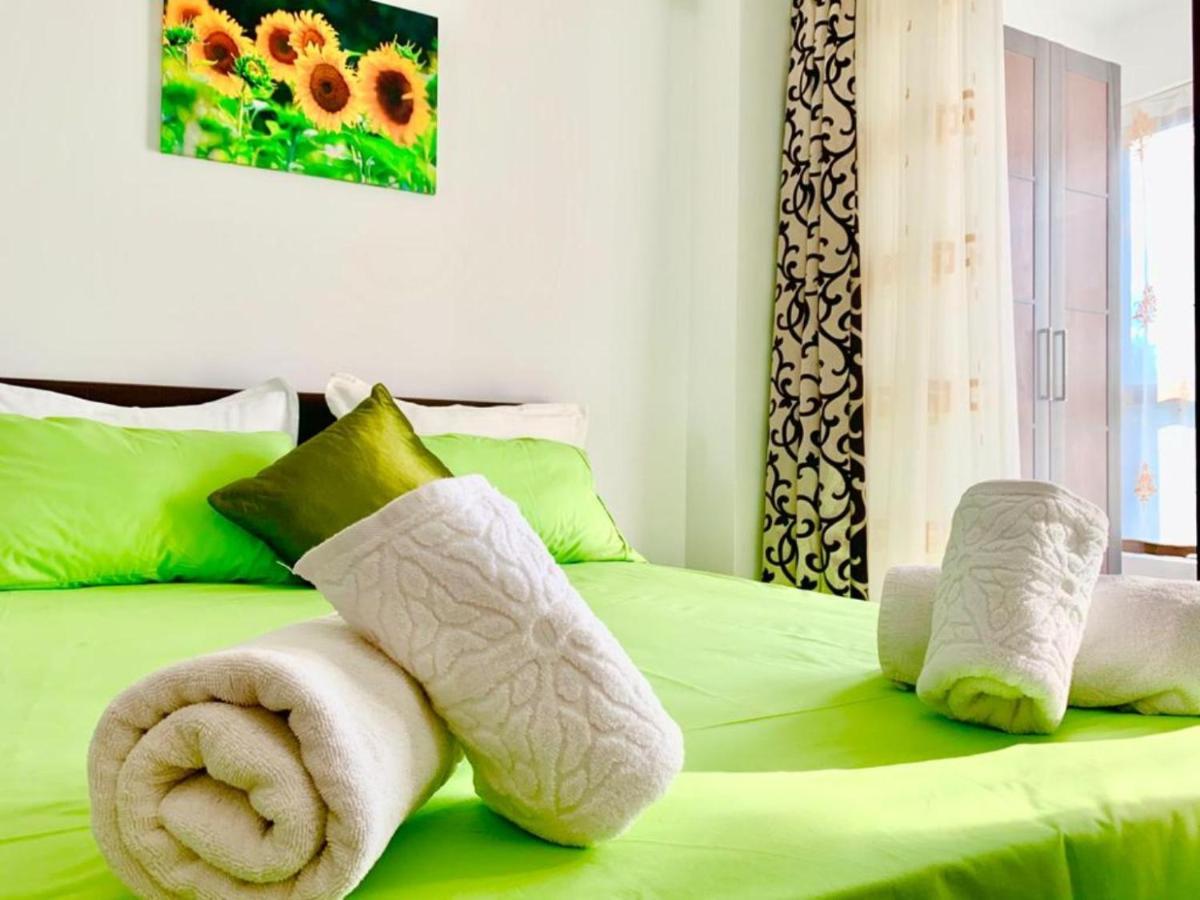 Elyse Comfortable Apartment Close To Palas Mall ยาช ภายนอก รูปภาพ
