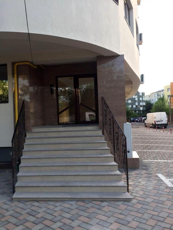 Elyse Comfortable Apartment Close To Palas Mall ยาช ภายนอก รูปภาพ