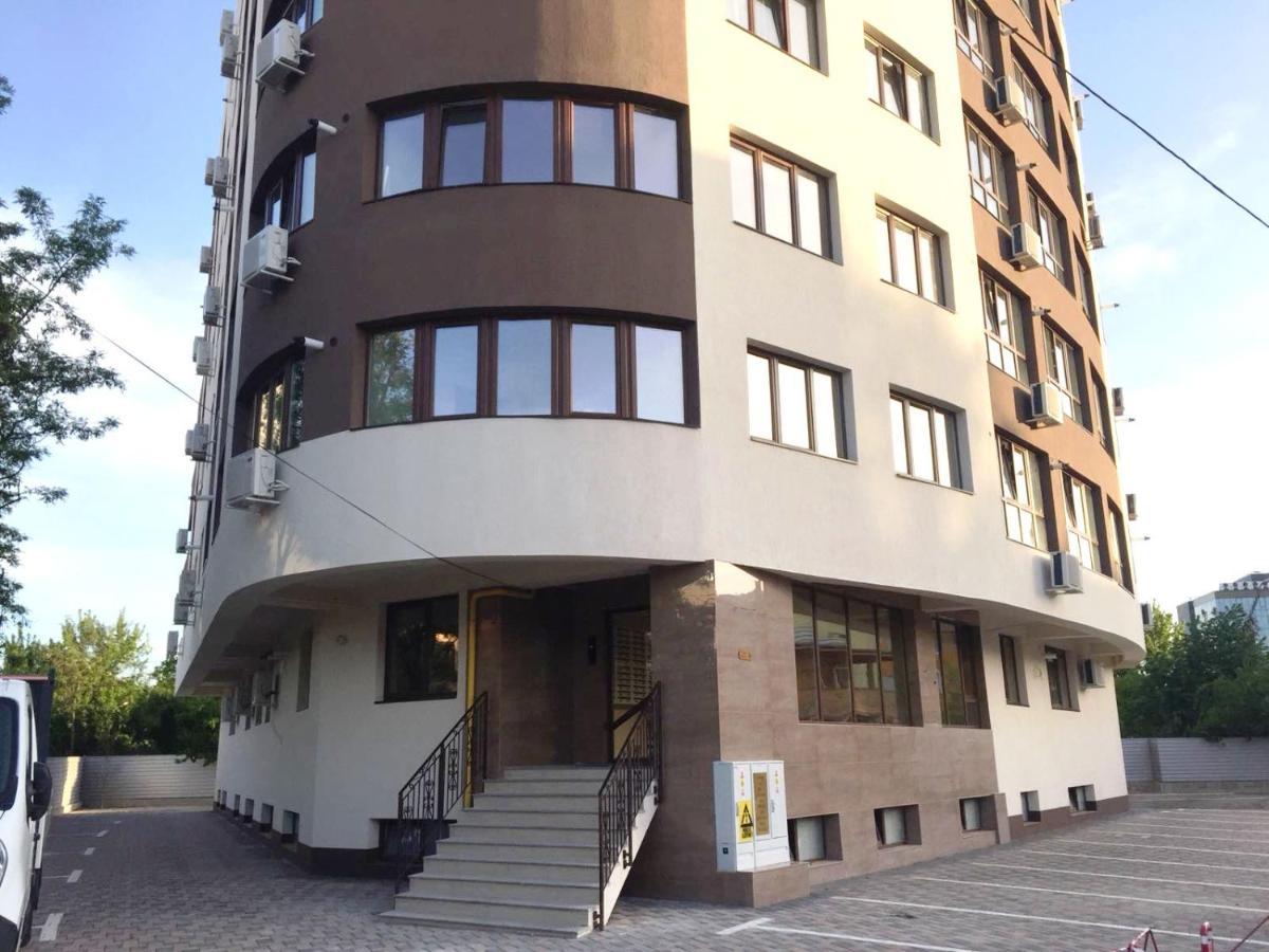 Elyse Comfortable Apartment Close To Palas Mall ยาช ภายนอก รูปภาพ